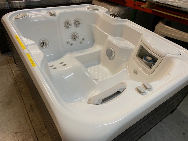 Pre-Owned Hot Tub - Atlanta Hot Tub Center Certified Pre-Owned Hot Tub Hotspring Jetsetter LX NXT WITH STEREO
