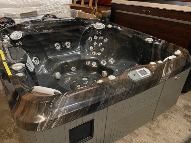 Pre-Owned Hot Tub - Atlanta Hot Tub Center Certified Pre-Owned Hot Tub Jacuzzi J480 WITH STEREO