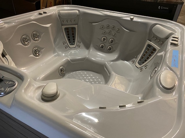 Pre-Owned Hot Tub - Atlanta Hot Tub Center Hotspring Vanguard top view