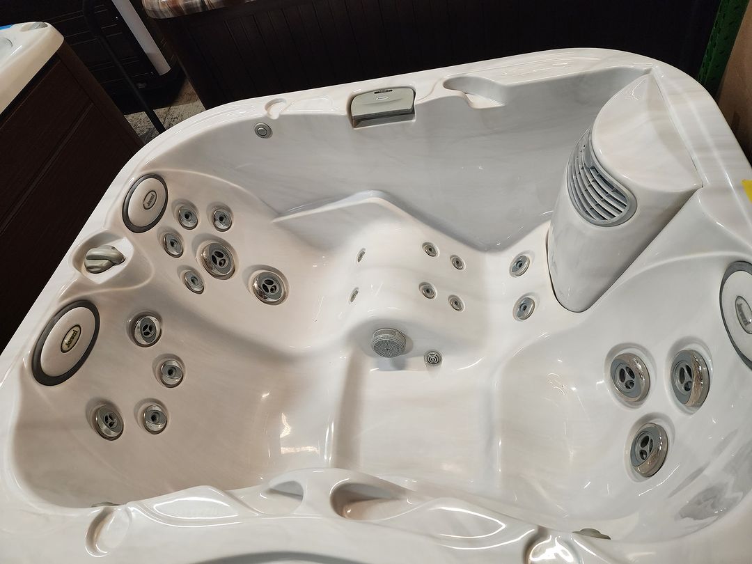 Pre-Owned Hot Tub - Atlanta Hot Tub Center Jacuzzi J315 3 1 - Atlanta Hot Tub Center