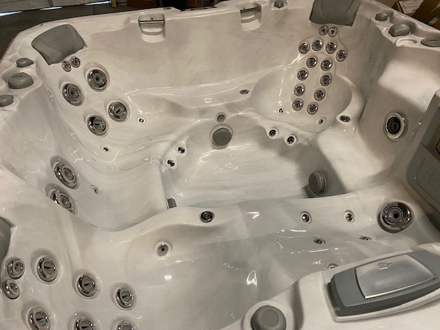Pre-Owned Hot Tub - Atlanta Hot Tub Center cameo2 - Atlanta Hot Tub Center