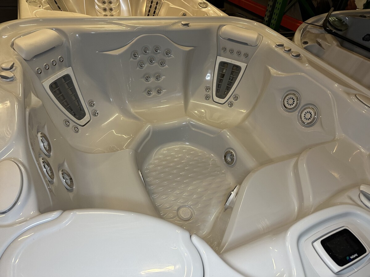 Pre-Owned Hot Tub - Atlanta Hot Tub Center Photo Jul 06 2024 3 02 37 PM - Atlanta Hot Tub Center