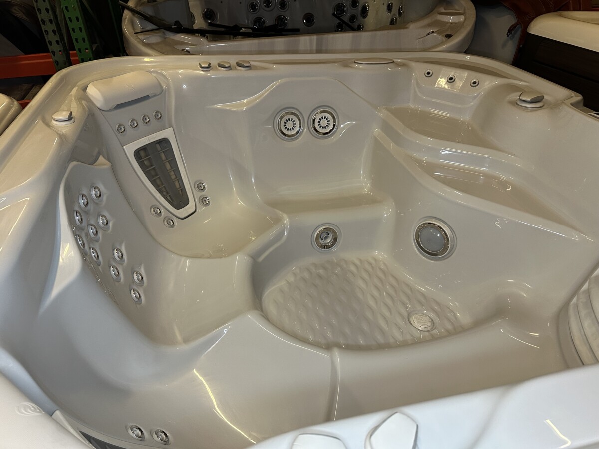 Pre-Owned Hot Tub - Atlanta Hot Tub Center Photo Jul 06 2024 3 03 01 PM - Atlanta Hot Tub Center