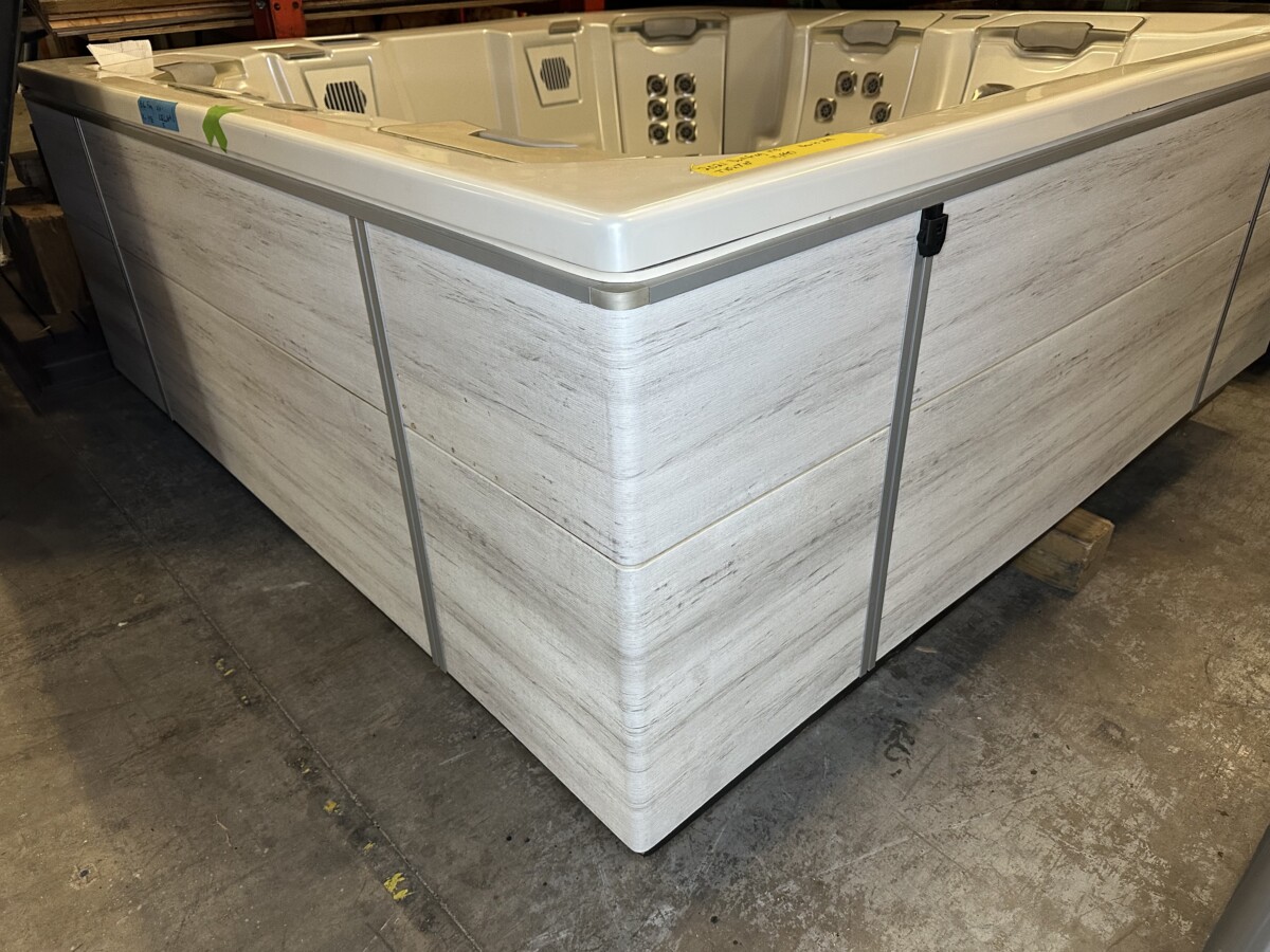 Pre-Owned Hot Tub - Atlanta Hot Tub Center Photo Jul 06 2024 3 06 45 PM - Atlanta Hot Tub Center