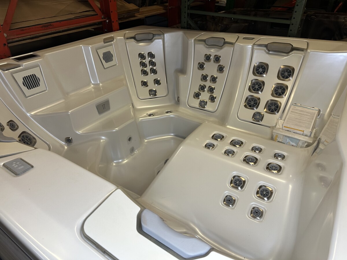 Pre-Owned Hot Tub - Atlanta Hot Tub Center Photo Jul 06 2024 3 06 50 PM - Atlanta Hot Tub Center