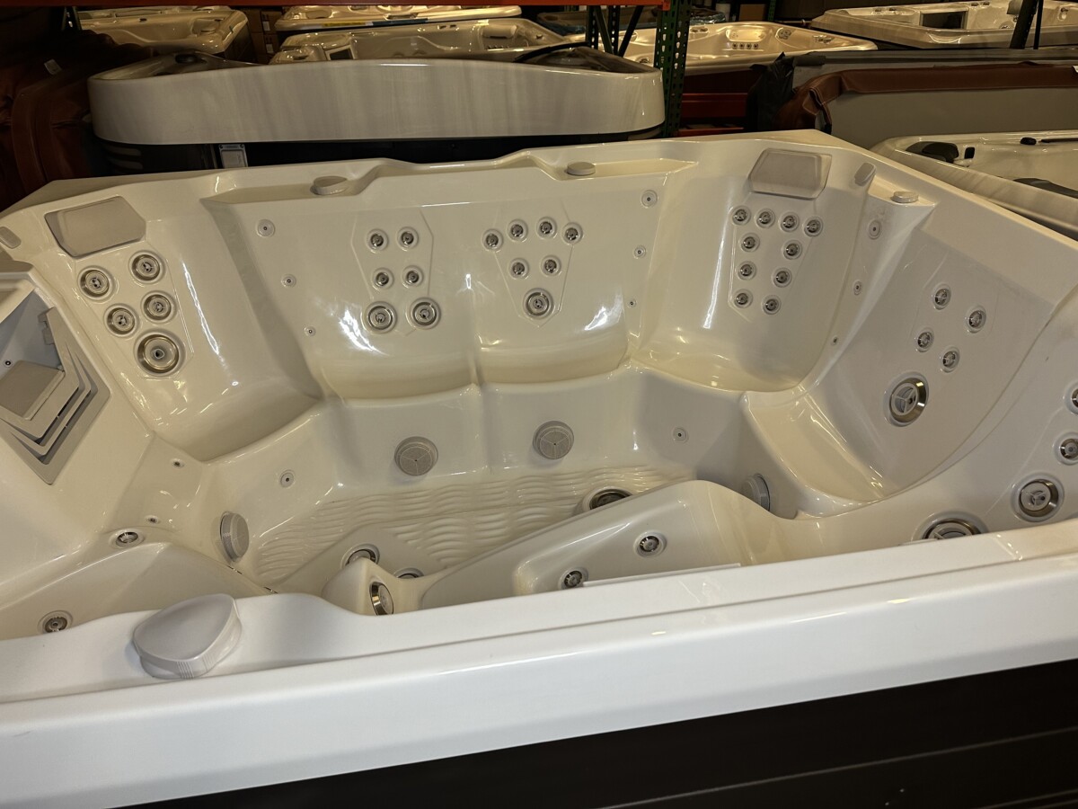 Pre-Owned Hot Tub - Atlanta Hot Tub Center Photo Jul 06 2024 3 07 38 PM - Atlanta Hot Tub Center